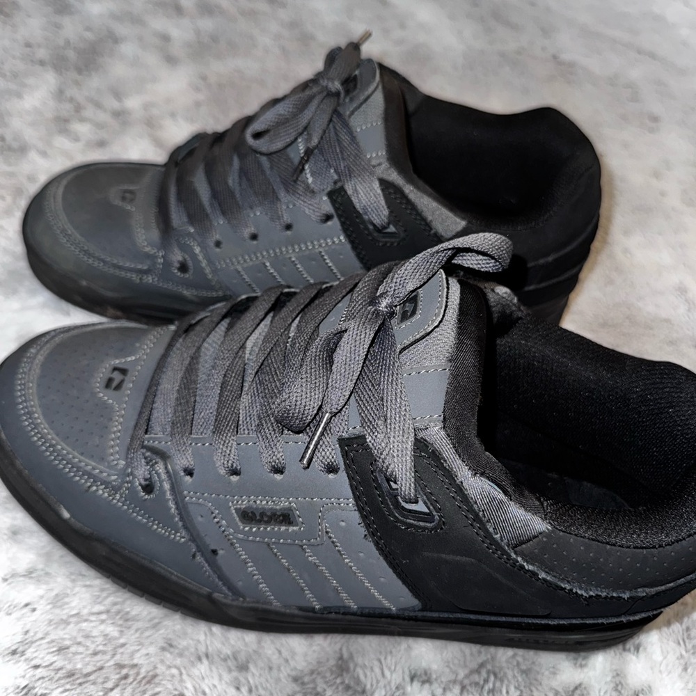 Globe Fusion Black & Night Skate Shoes - Lightly Used